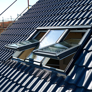 Pose de velux à Rosny-sous-Bois (93110) - MFL Couverture en Seine-Saint-Denis (93)